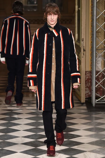 Look 26